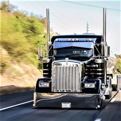 AMERICAN TRUCKS - gesehen : Pinterest Goswin Lange Images - Dessau-- Fotoposter - Bilddrucke auf Leinwand - Lederjacken - Lederwesten - Accessoires- Dessau- GermanyKenworth American Trucks, Kenworth W900, Custom Big Rigs, Western Star, Show Trucks, Built Truck, Kenworth Trucks, Tanker Trucking, Peterbilt Trucks