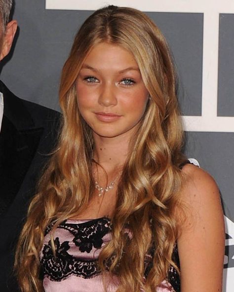 Gigi Hadid Teenage Pics, Gigi Hadid How Deep Is Your Love, Gigi Hadid Before, Young Gigi Hadid, Gigi Hadid Photoshoot, Gigi Hadid Hair, Gigi Hadid Beauty, Gigi Hadid Pictures, Gigi 2