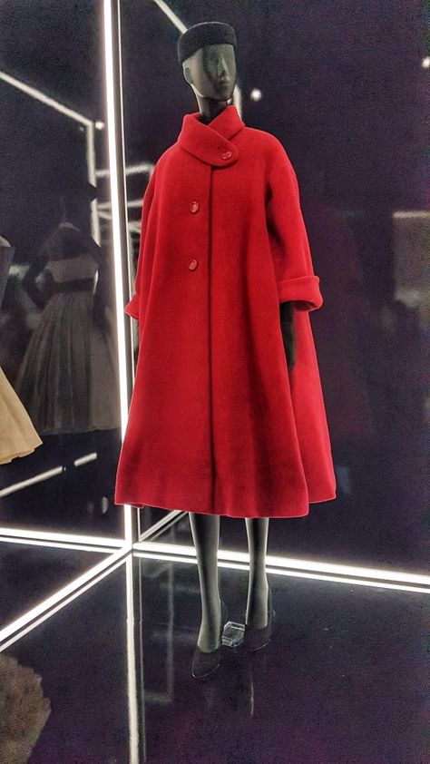 Dior Coat Woman, Red Coat Aesthetic, Red Wool Coat Outfit, Red Coat Outfit, Dior Designer Of Dreams, Red Coats, Coat Lining, Vintage Wool Coat, Dior Coat