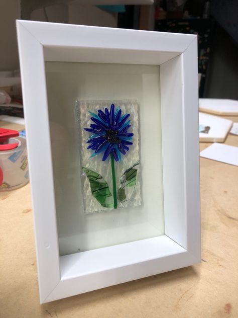 Fused glass Fused Glass Wall Art Framed, Fused Flowers, Broken Glass Crafts, Microwave Kiln, Art Pole, Fused Glass Wall Art, Glass Fusion Ideas, Fused Glass Artwork, Fused Glass Ornaments