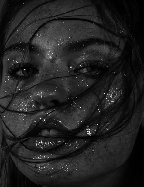 FOLLOW MY IG @lauwebr. Photoshoot inspo, glitter, black and white, model, portrait, sparkle Glitter Beach Photoshoot, Glitter Self Portrait Photography, Glitter Editorial Photography, Glitter Body Photoshoot, Sparkle Photoshoot Photo Ideas, Body Glitter Photoshoot Ideas, Glitter Studio Photoshoot, Photoshoot With Glitter, Glitter Tears Photoshoot