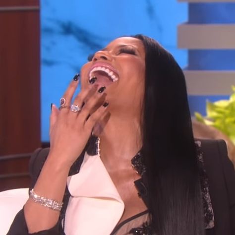 Nicki Minaj Reaction Pic Smiling, Nicki Minaj Mood Memes, Nicki Minaj Laughing, Queen Of Rap, Nicki Minaj Quotes, Funny Face Photo, Nicki Minaj Barbie, Laugh Meme, Current Mood Meme