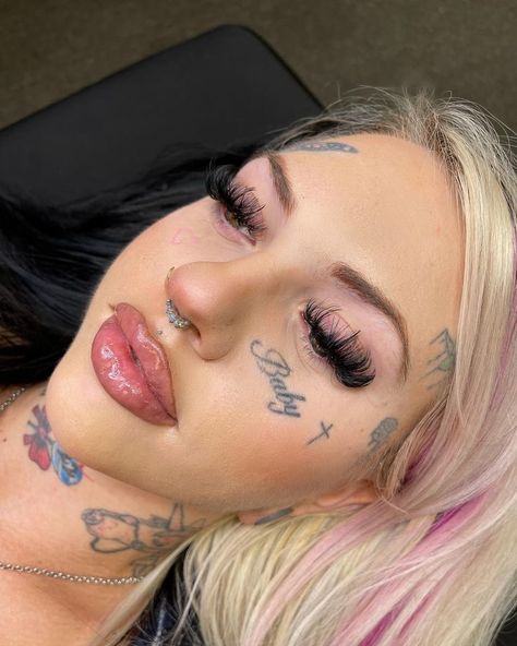 Face Tats, Face Tattoos For Women, Lashes Fake Eyelashes, Pink Tattoo, Lash Extensions Styles, Perfect Eyelashes, Pretty Lashes, Swag Makeup, Lip Tattoos