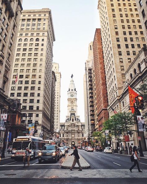 Downtown Philly scenes Downtown Philly, United States Travel Bucket Lists, Downtown Philadelphia, Visit Philly, Visit Philadelphia, East Coast Road Trip, City Sky, Nyc Life, Instagrammable Places