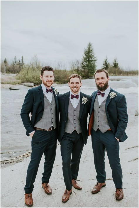 Trendy Groomsmen Attire, Spring Groomsman Attire, Modern Wedding Groomsmen, Fall And Winter Wedding Colors, Groom Suit For Fall Wedding, Groom And Groomsmen Attire Winter, Black And Grey Wedding Suit, Groom Dark Gray Suit, Wedding Suits Groom Winter