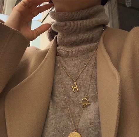 How To Have Style, Tumblr Outfits, Layered Fashion, Shoes Luxury, October 29, Summer Dress Outfits, Women's Casual Style, Fashion Dresses Casual, Gold Necklace Layered