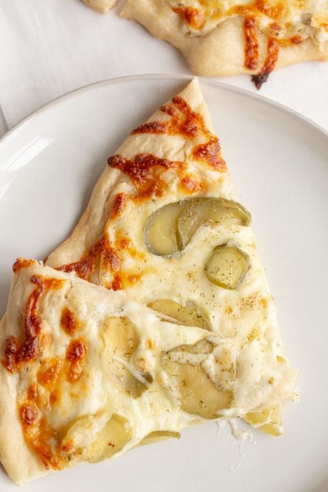 Dill Pickle Pizza, Pickles And Cheese, Pickle Pizza, Creamy Garlic Sauce, Dill Pickles, Homemade Pickles, Pizza Recipes Dough, Creamy Garlic, Dill Pickle