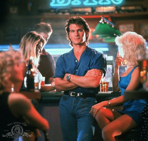 The Road House mullet - one of Patrick Swayze's best. Via IMDB Roadhouse Movie, Ghost Patrick Swayze, Rambo 4, Kristi Lee, 90s Action Movies, Patrick Swayze Dirty Dancing, Kino Box, Lisa Niemi, Patrick Wayne