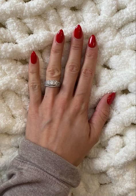 Boston Nails, Boston Red Nails, Short Red Nails Almond, Boston University Red Nails, Short Almond Red Nails, Short Red Almond Nails, Short Red Nails, Red Manicure, Gel Toe Nails