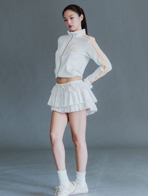 Jennie Kim Outfits, Jennie Outfits, Edison Chen, Jennie Style, Fashion Newsletter, Sporty Aesthetic, Celebrity Culture, Lalisa Money, Jennie Ruby Jane