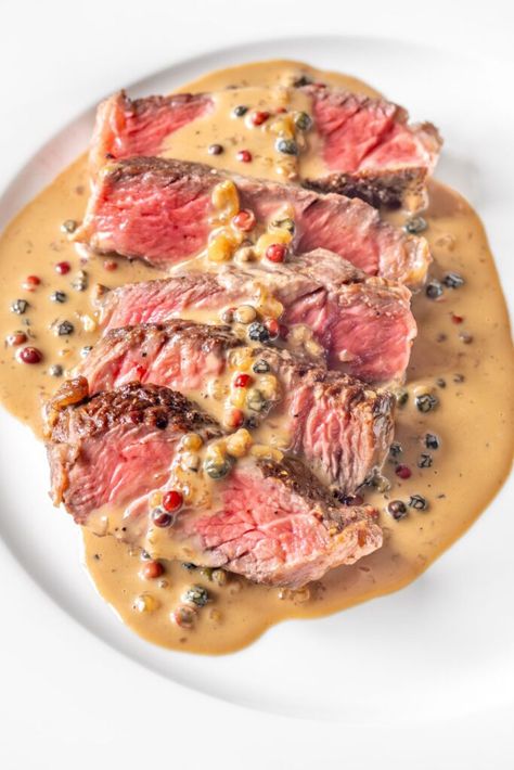 Gordon Ramsay Steak Au Poivre Green Peppercorn Sauce, Au Poivre Sauce, Gordon Ramsay Dishes, Peppercorn Sauce Recipe, Peppercorn Steak, Gordon Ramsay Steak, Sauce Au Poivre, Green Peppercorn, Peppercorn Sauce