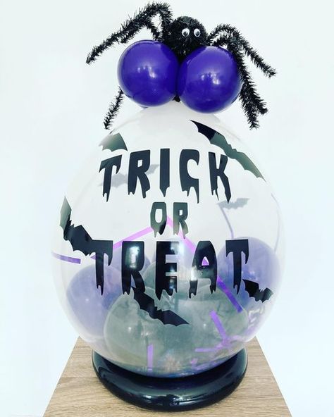 Halloween Filled Balloons, Halloween Bobo Balloons, Ballon Diy, Spooky Balloons, Halloween Balloons Decorations, Balloon Craft, Stuffed Balloons, Bobo Balloons, Spooky Basket