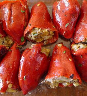 Piquillo Peppers with Mushroom Stuffing and Cheese Sauce. #HalfYourPlate #Peppers #StuffedPeppers #Vegetarian Peppers And Mushrooms, Peppers Mushrooms Recipe, Mushroom Red Pepper Recipes, Peppers Onions Mushrooms, Stuffed Piquillo Peppers, Broccoli Gratin, Piquillo Peppers, Stuffed Pepper Dip, White Mushrooms