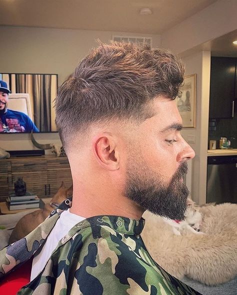 Zac Efron Haircut, Haircut Long, Zac Efron, Dream Guy, Mens Hairstyles, The Live, Breaking News, Hair Cuts, Entertainment