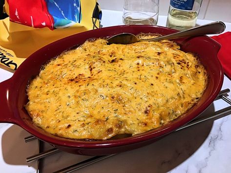 This delicious classic Newfoundland dish has tasty ingredients wrapped up in a flavorful cheese sauce! Newfoundland Cod Au Gratin, Fish Au Gratin Recipe, Cod Au Gratin Recipes, Cod Au Gratin Newfoundland, Cheese Sauce Video, Fish Casserole, Bechamel Sauce Recipe, Sauce Video, Canadian Dishes