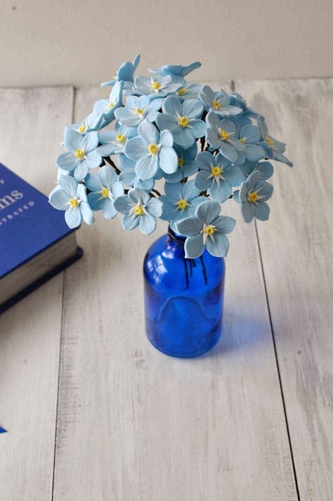 Forget Me Not Table Decorations, Forget Me Not Crafts, Forget Me Not Craft Ideas, Forget Me Not Craft, Paper Forget Me Not Flowers Diy, Forget Me Not Origami, Forget Me Not Paper Flowers, Forget Me Not Paper Flower Template, Felt Forget Me Not Flower