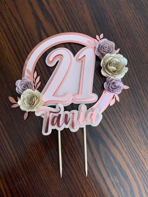 Cake Toppers Birthday Women, Birthday Craft, Cricut Cake, Number Cake Toppers, 30th Birthday Cards, Adult Birthday Cakes, Projets Cricut, 30th Bday, Birthday Crafts