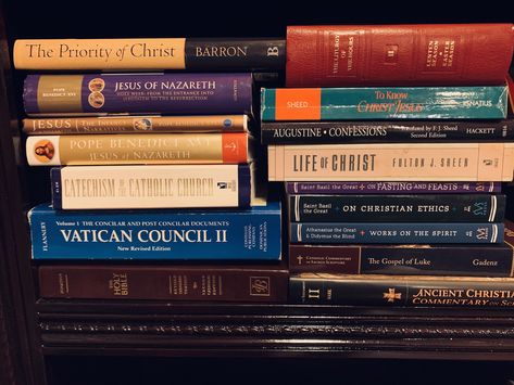 Catholic Books Reading Lists, Good Book Recommendations, Liturgy Of The Hours, Catholic Aesthetic, Theology Books, Christian Authors, Fulton Sheen, Life Of Christ, Art Of Manliness