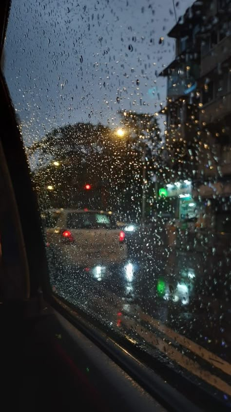 Raining Car Window Aesthetic, Car Window Aesthetic, Barish Pic, Rainy Window, Asthetic Picture White And Black, Summer Nature Photography, Rainy Day Aesthetic, Adventure Aesthetic, Chill Photos