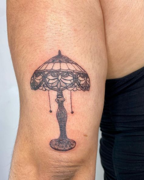 beth on Instagram: “custom lamp for kassandra done @angelkissesstudio . #tattoo #latattoo #latattooartist #la #lamp #lamptattoo” Tiffany Lamp Tattoo Black And White, Turkish Lamp Tattoo, Old Lamp Tattoo, Vintage Suitcase Tattoo, Victorian Lamp Tattoo, Antique Lamp Tattoo, Stained Glass Lamp Tattoo, Tiffany Lamp Tattoo, Vintage Lamp Tattoo