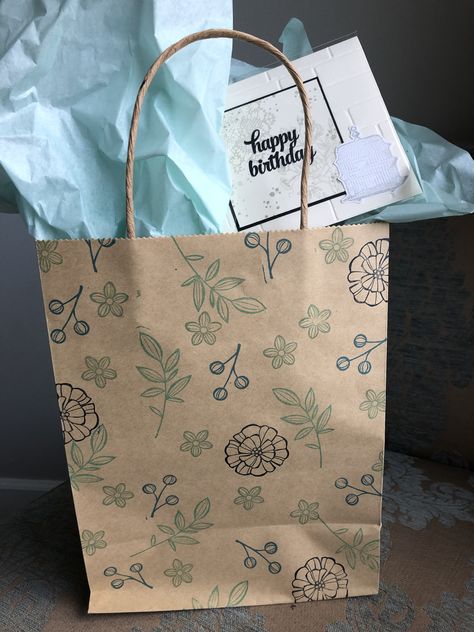 Homemade Gift Bags, Paper Bag Design, Decorated Gift Bags, Book Cover Diy, Handmade Packaging, Kraft Bag, Brown Paper Bag, Toned Paper, Flower Stamp