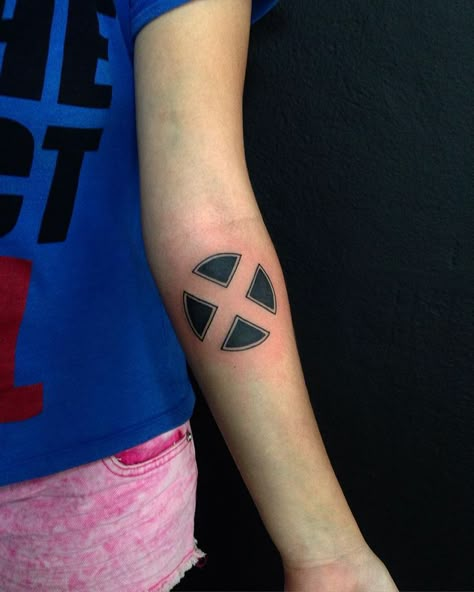 X-Men logo ideas X Men Logo, Wolverine Tattoo, Places To Get Tattoos, Tattoo Logo, Christian Sleeve Tattoo, Nerd Tattoo, Ribcage Tattoo, Comic Tattoo, Men Logo