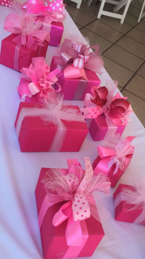 happybirthday #art #customisedgifts #giftidea #homemadegiftideas #homemade Luxury Gift Wrapping Pink, Hot Pink Gift Wrapping Ideas, Pink Christmas Box Gift, Barbie Gift Wrapping Ideas, Pink Wrapped Gifts, Pink Christmas Gift Wrap, Birthday Gift Ideas Diy Creative, Pink Gift Wrapping Ideas, Diy Birthday Gift For Husband