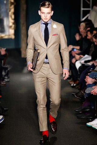 michael bastian red accessories and a leather business bag    http://www.pierotucci.com/men/business_briefcase/ Men Illustration, Nice Suits, Man Pose, Socks Outfit, Michael Bastian, Dapper Suits, A Man In A Suit, Man In A Suit, Tan Suit