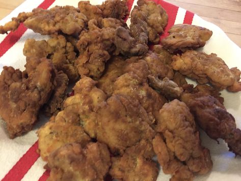 How to Make Southern-Fried Chicken Livers Fried Chicken Gizzard Recipe, Fried Chicken Livers, Gizzards Recipe, Chicken Liver Recipes, Chicken Gizzards, Liver And Onions, Liver Recipes, Southern Fried Chicken, Air Fried Chicken