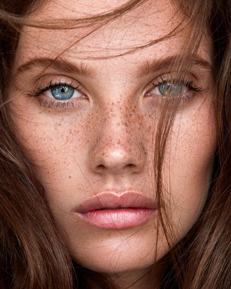 Women With Freckles, Beautiful Freckles, Face Model, Freckles Girl, Freckle Face, Glow Skin, Gorgeous Eyes, Flawless Skin, Beauty Videos