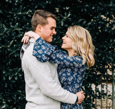 Josie Bates, Josie Balka, Duggar Wedding, Grey Quotes, 19 Kids, Bates Family, Hot Cocoa Mixes, Engagement Poses, Baby Coming