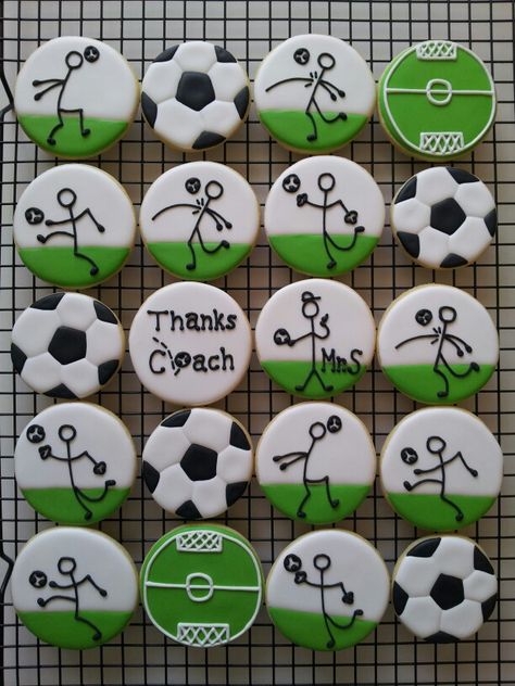 Soccer Cookies - For all your cake decorating supplies, please visit craftcompany.co.uk Soccer Cookies, Soccer Cupcakes, Football Cookies, Soccer Cake, Soccer Birthday Parties, Soccer Season, Sport Cakes, Football Cake, Soccer Birthday