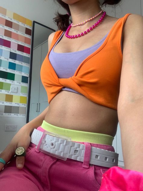 Y2k Bright Outfits, Lisa Frank Inspired Outfit, Bright Colors Outfit Ideas, Orange Pink Outfit, Funky Summer Outfits, Colorful Y2k Outfits, Pride Outfit Ideas Women, Outfits 2000s Style, Outfits 2000s