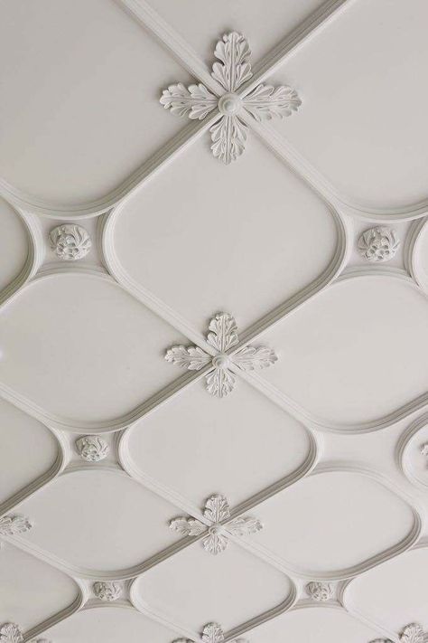 Ceiling Drawing Ideas, Textured Ceiling, Ceiling Design Classic, Drawing Room Ceiling Design, House Structure Design, Plaster Ceiling Design, Interior Ceiling Design, Green Velvet Fabric, Pop Ceiling Design