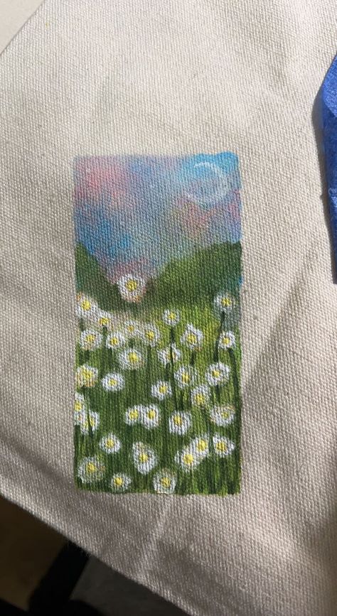 Tote Bag Ideas, Diy Tote Bag Design, Handpainted Tote Bags, Bag Painting, Flowers Daisies, Canvas Flowers, Painted Clothes Diy, Painted Tote, Pottery Painting Designs