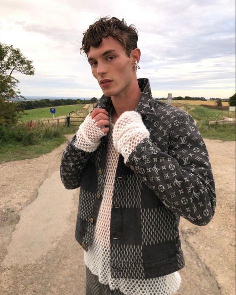 Connor Cobalt, Kit Butler, High Fashion Men, Photoshoot Outfits, Male Face, Male Models, Crochet Scarf, Style Icons, Cobalt