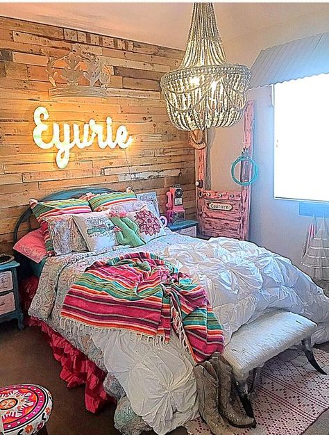 Country Bedroom Ideas That Will Bring The South To You Shabby Chic Girls Bedroom, Cowgirl Bedroom, Shabby Chic Apartment, Western Bedrooms, Cowgirl Room, Western Room, Western Rooms, Western Bedroom Decor, Western Bedroom