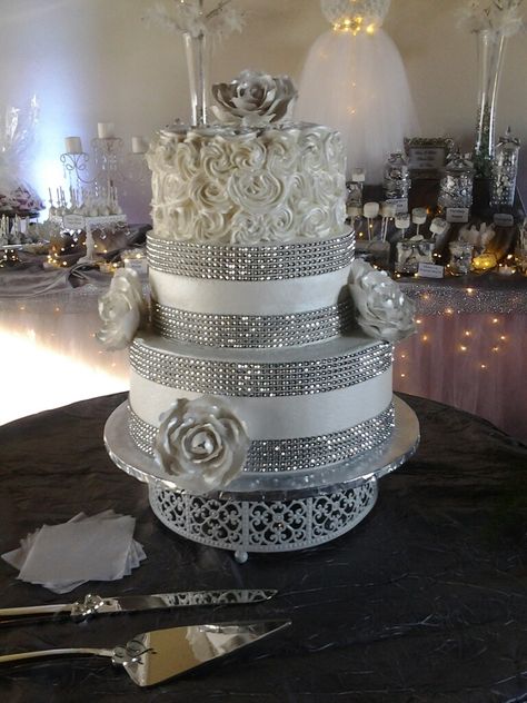 My bling wedding cake  My bling wedding cake Sparkly Wedding Cakes, Bling Wedding Cakes, Dream Wedding Cake, Sparkly Wedding, Wedding Cakes With Cupcakes, Bling Wedding, Wedding Cupcakes, Diaper Cake, Wedding Cake