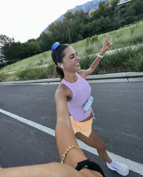 Cute Running Outfit, Running Fits, Runner Aesthetic, Running Inspo, Running Aesthetic, Running Girl, Track Star, Running Outfit, Running Outfits