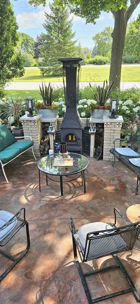 🌿 Liven Up Your Garden: Innovative Chiminea Ideas 🌟 Transform your outdoor space into a magical retreat with your chiminea—not just for warmth! - Glowing Garden: Use it to add a soft, enchanting glow to garden parties. - Pizza Party: Wood-fired pizza? Yes, please! Tap into hidden ovens for an unforgettable taste. - Stay Toasty: Beyond the chill, it's perfect for marshmallow roasting sessions.  Elevate your evenings and make every moment outside special.  #GardenDesign #BlueRoosterMagic Chiminea Ideas Outdoor Spaces, Chiminea Ideas, Clay Chiminea, Glowing Garden, Marshmallow Roasting, Outdoor Decor Backyard, Wood Fired Pizza, Pizza Party, Garden Parties