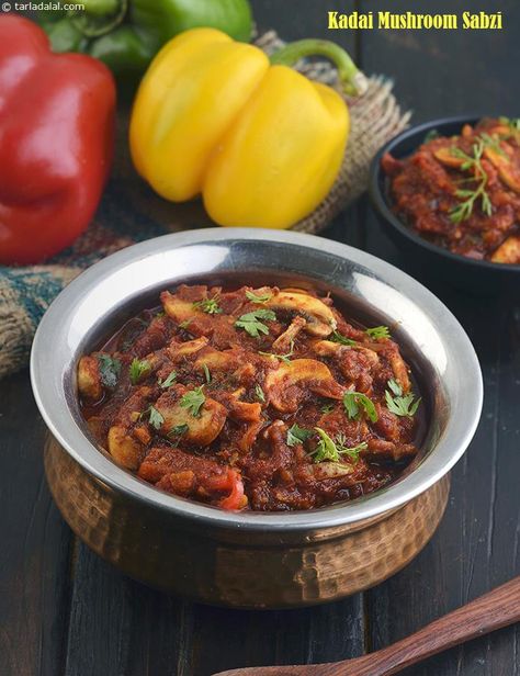 Kadai Mushroom Sabzi, Veg Kadai Mushroom, Mushroom Side Dish Recipes, Mushroom Recipes Indian, Fried Mushroom Recipes, Portabella Mushrooms Recipes, Easy Mushroom Recipes, Spicy Gravy, Mushroom Recipes Healthy, Veg Recipe