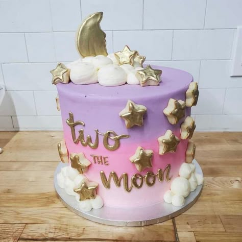 Moon Birthday Cake, Two The Moon Cake, Moon Birthday, Two The Moon, Halloween 1st Birthdays, 2nd Birthday Party For Girl, Cake Girl, Birthday Goals, Baby Birthday Themes