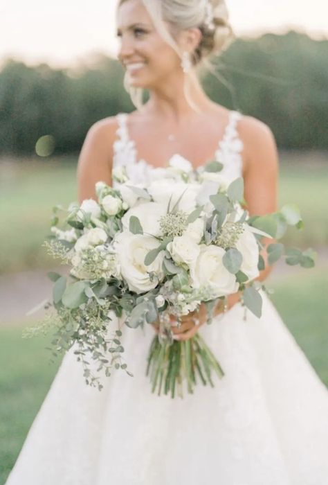 Messy Bridal Bouquet, White And Greenery Bridesmaid Bouquet, Minimalist Bridesmaid Bouquet, Large Bridal Bouquet, Blush Bridal Bouquet, Bridal Bouquet Flowers, Brooklyn Wedding, Flower Fashion, Flower Bouquet Wedding