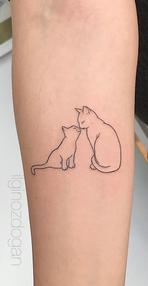 Lovers Tattoo, Kitten Tattoo, Cat Tattoo Simple, Cute Cat Tattoo, Tattoos For Lovers, Inspiration Tattoos, Cat Tattoo Designs, Initial Tattoo, Little Tattoos