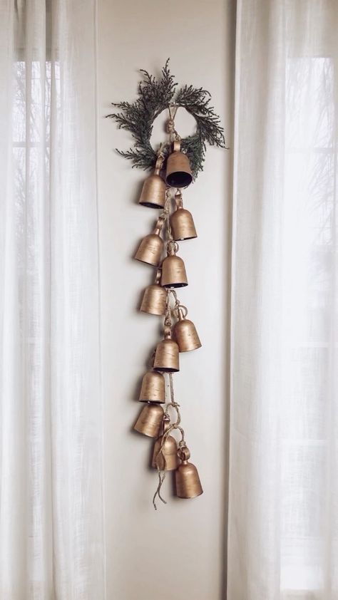 Diy Bell Garland, Cow Bell Decor Ideas, Bell Ornaments Christmas Diy, Copper Smithing, Cow Bell Decor, Diy Christmas Bells, Diy Bells, Bells Decor, Bell Craft