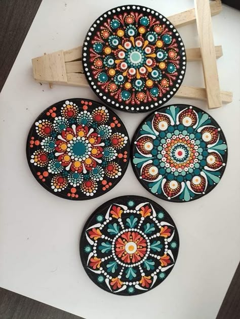 Fall Color Dot Mandala, Dot Mandala Coasters, Mini Dot Mandala, Mandala Coasters, Diy Canvas Art Easy, Mandala Painted Rocks, Mandala Rock Art, Stone Art Painting, Mandala Art Therapy