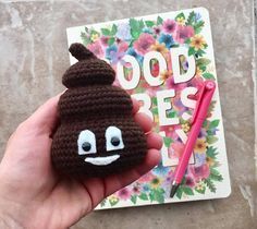 Emoji Patterns, Crochet Decoration, Quick Crochet, Safety Eyes, Crochet Hook, Crochet Patterns Amigurumi, Yarn Crafts, Yarn Colors, Christmas Crochet