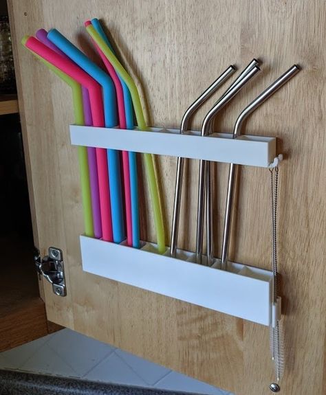 Reusable+Straw+Holder+by+moonsky989. Straw Storage, Useful 3d Prints, Straw Holder, Drukarka 3d, Corkboard Ideas Decor, Kitchen Hooks, 3d Printing Art, 3d Printer Designs, Reusable Straws