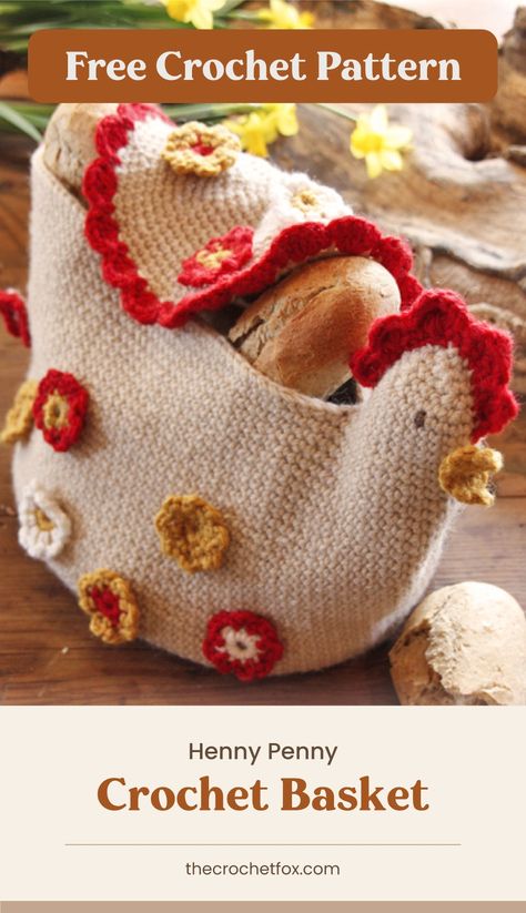 Liven up your kitchen by making this adorable chicken crochet basket that's both decorative and functional. This easy crochet pattern can house bread, eggs, vegetables and other food items making it a great handmade housewarming gift.| More free crochet patterns at thecrochetfox.com Crochet Bread, Crochet Easter Basket Free Pattern, Crochet Easter Basket Pattern, Table Crochet, Easter Basket Pattern, Chicken Basket, Crochet Space, Chicken Easter, Chicken Pillows