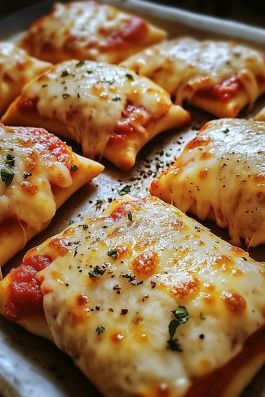 If you're looking for the ultimate comfort food, these Homemade Cheesy Pizza Pockets are a must-try! With a golden, crispy crust, a gooey, cheesy center, and your favorite toppings inside, they're perfect for a quick meal or snack. Whether you're hosting a family dinner or just craving a cheesy treat, pizza pockets are a hit for all ages! Pizza Pockets Homemade, Pizza Pocket, Cheesy Pizza, Pizza Pockets, Quick Meal, Ultimate Comfort Food, Quick Meals, Family Dinner, Party Time